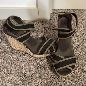 Size 7 authentic Tory Burch brown wedges- gently